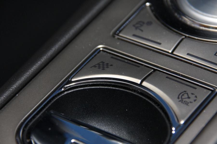  Jaguar XFR 2009 года  (фото 62 из 141)